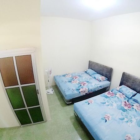 Ngadiwinatan Alleyway Guest House Jogja Джокякарта Екстериор снимка